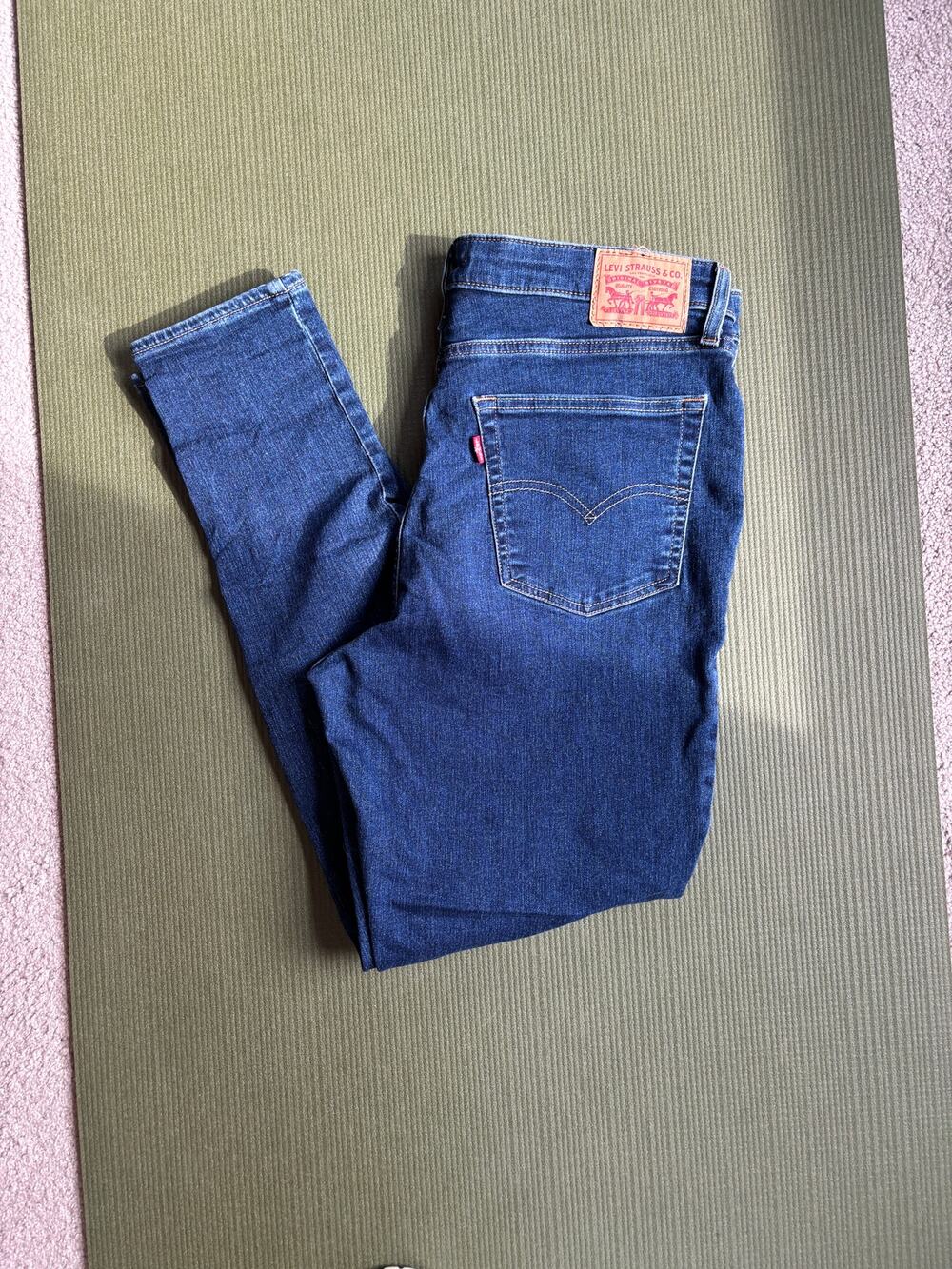 Levi's 721 High Rise Skinny Jeans Dark Wash Women's Size 32